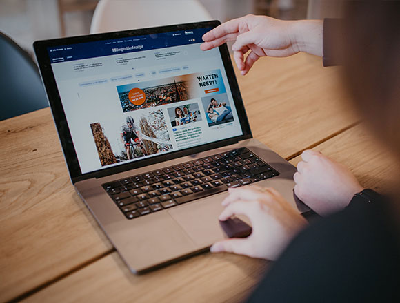 Symbolbild für Display Werbung für Mitarbeitergewinnung